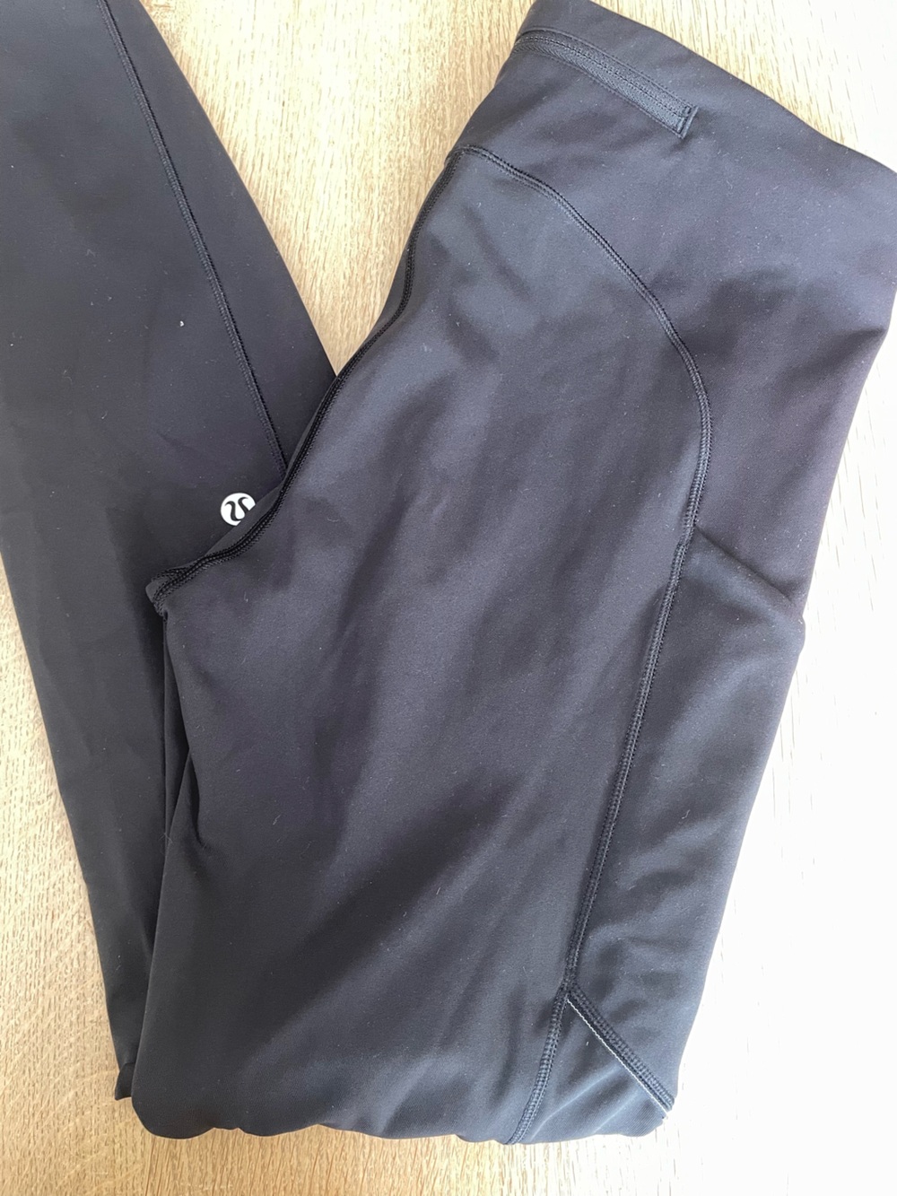 Lululemon Speed Up tight  Full/on Luxtreme 28” black size 6